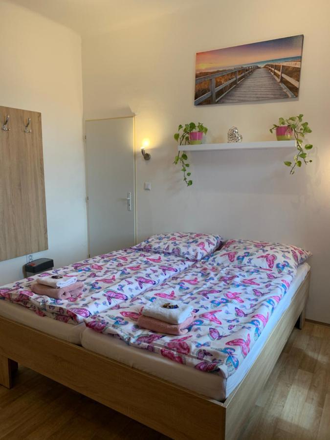 Penzion Mar Hradec Kralove Exterior photo
