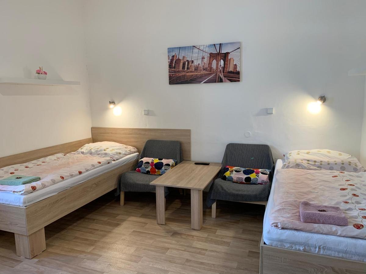 Penzion Mar Hradec Kralove Exterior photo